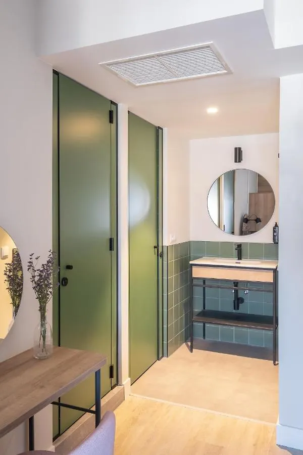 Latroupe Grand Place Hostel Брюссель 0*,