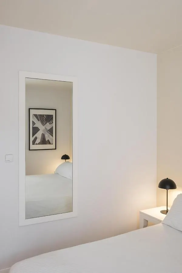 Latroupe Grand Place Hostel Брюссель