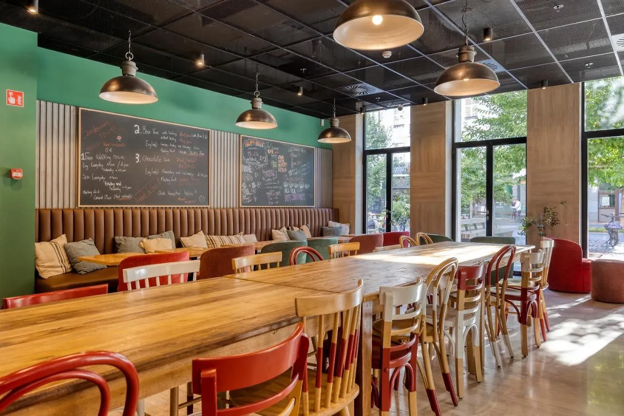 Latroupe Grand Place Hostel Брюссель 0*,